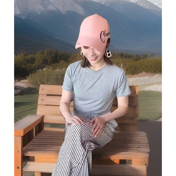 British Khaki tripped Capri Pants - size 10 - Picture 3 of 3